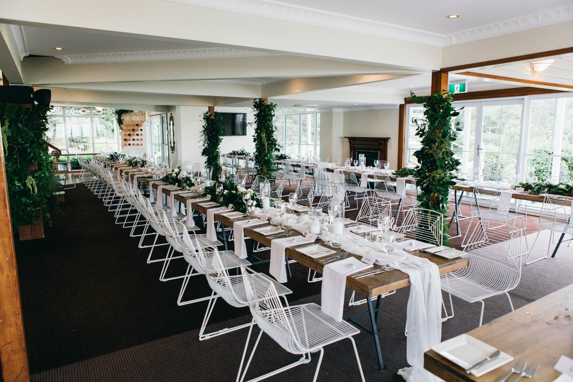 Modern chic wedding flowers Maleny Manor contemporary bouquets